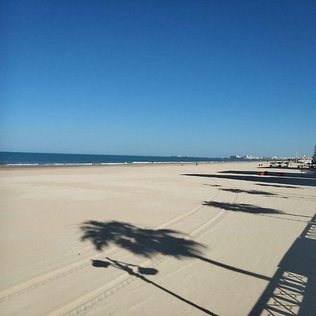 Guesting Comodoro Apartment Кадис Екстериор снимка